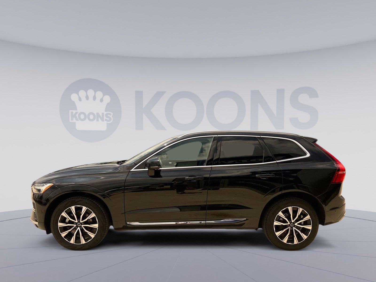 2023 Volvo XC60 B5 Plus photo 2