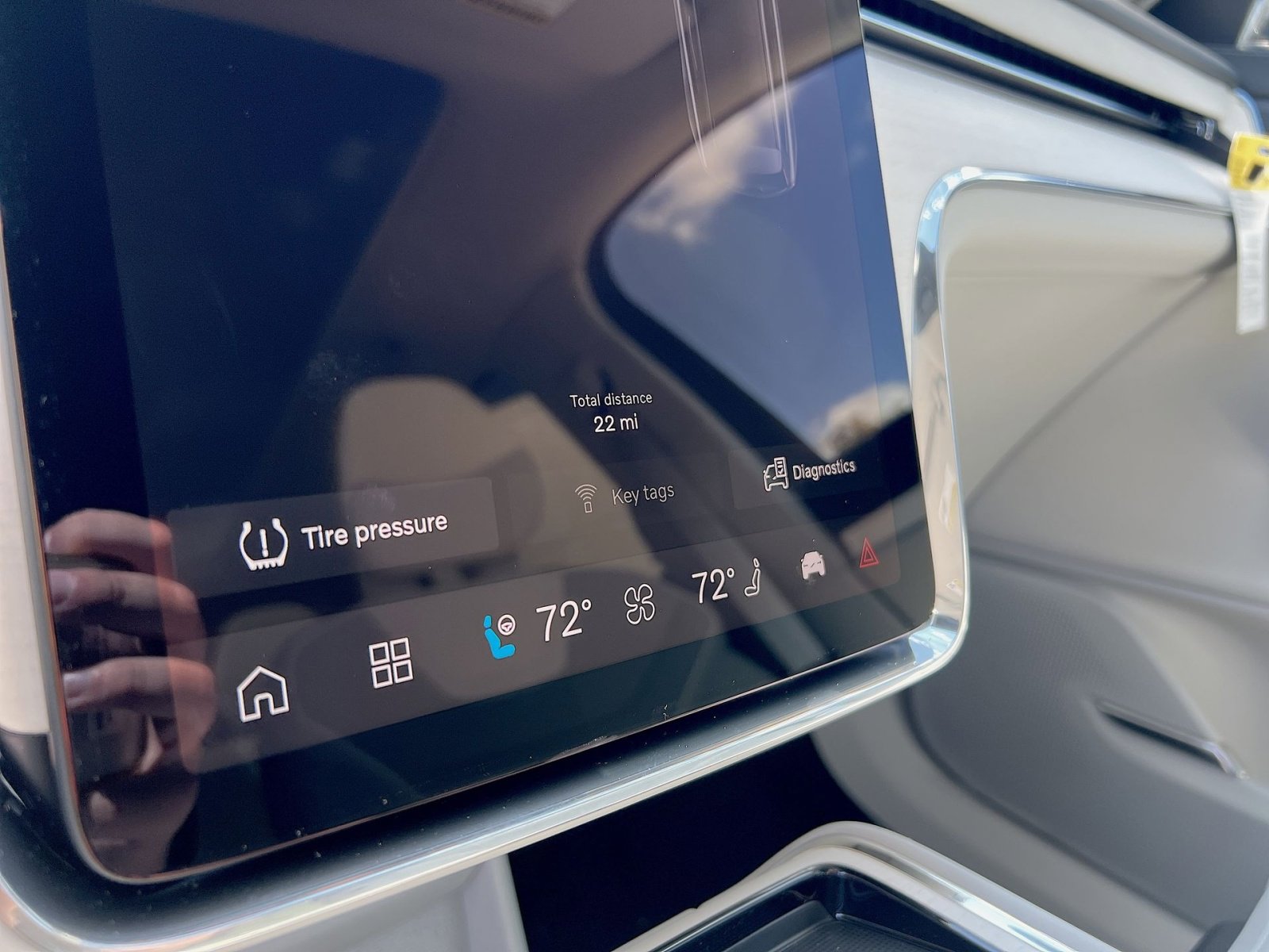 2025 Volvo EX90 Plus - Photo 17