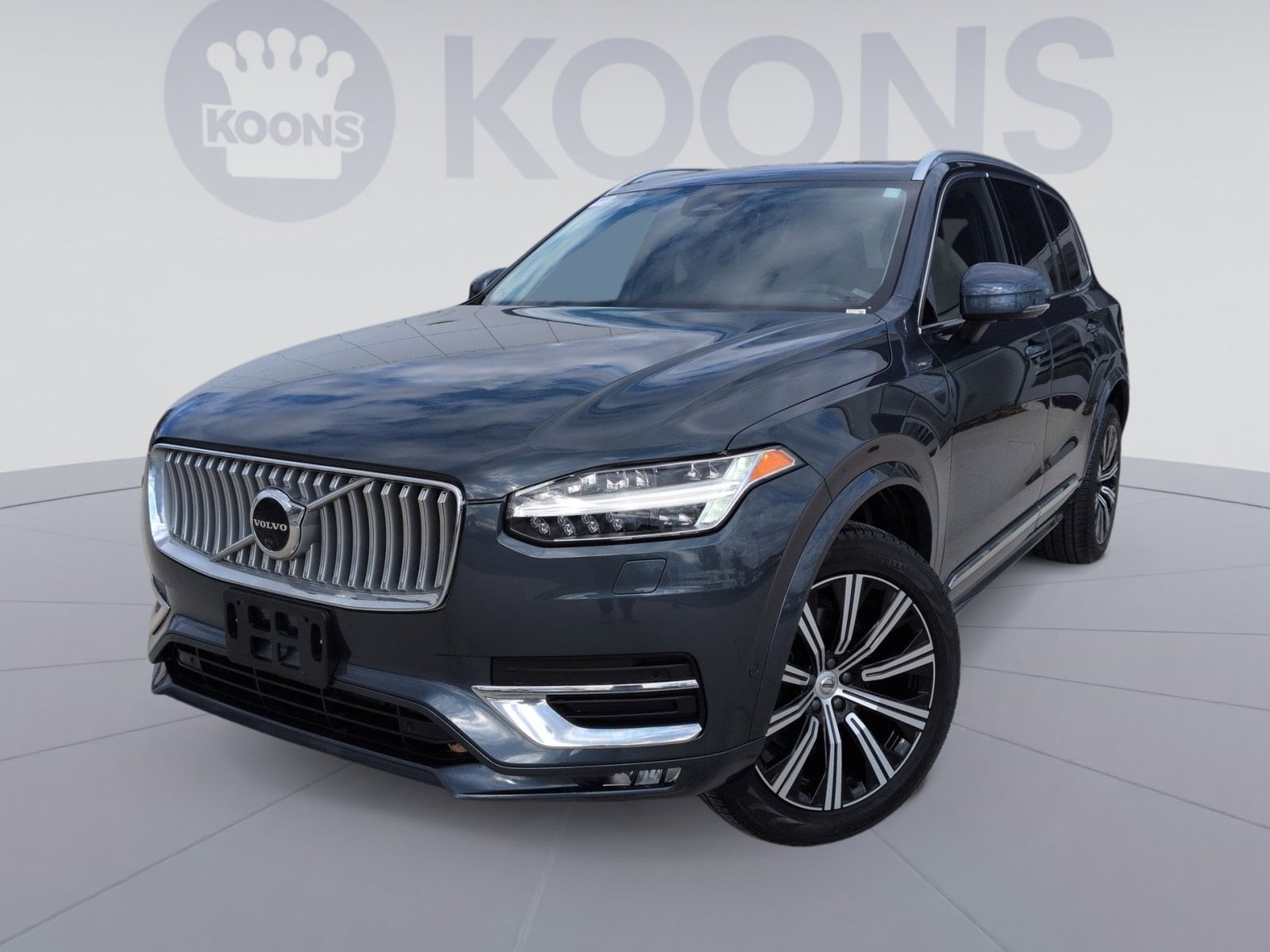 2023 Volvo XC90 Plus's photo