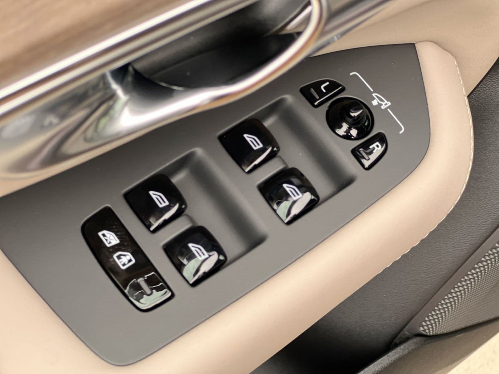 2026 Volvo XC90 Ultra - Photo 23