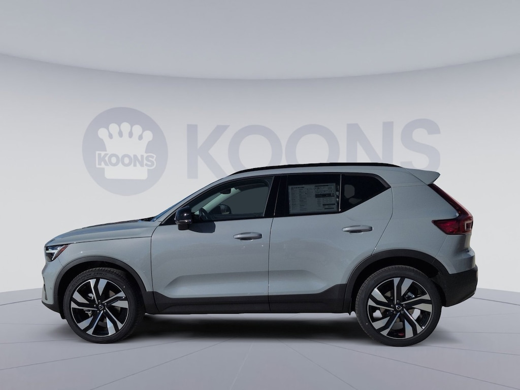 New 2026 Volvo XC40 B5 Ultra SUV