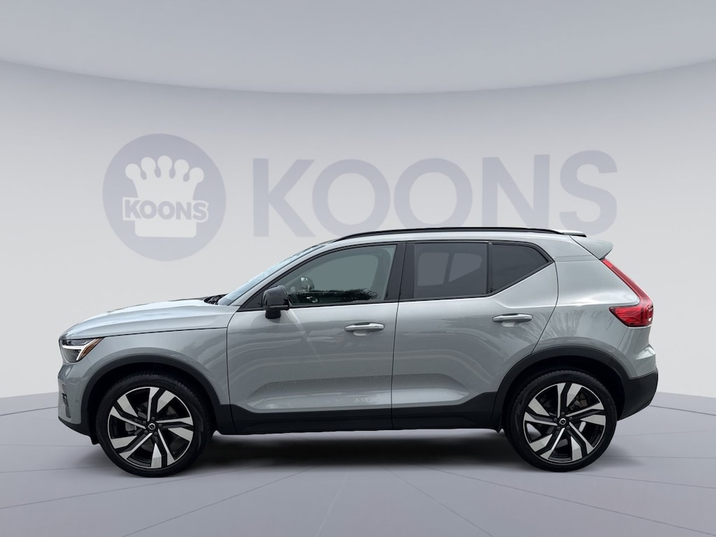 Certified 2024 Volvo XC40 B5 Plus Dark Theme SUV