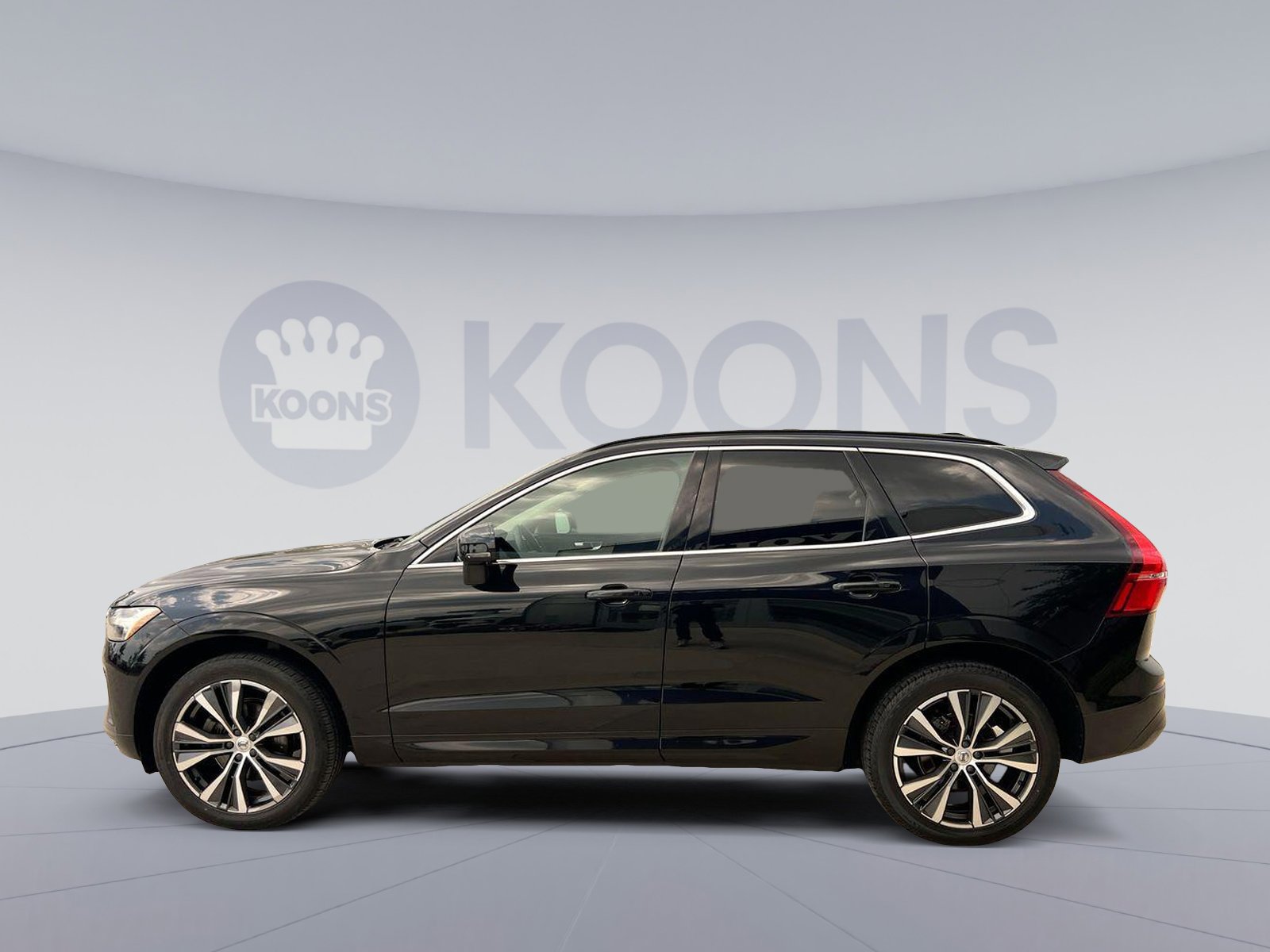 2022 Volvo XC60 B5 Momentum photo 2