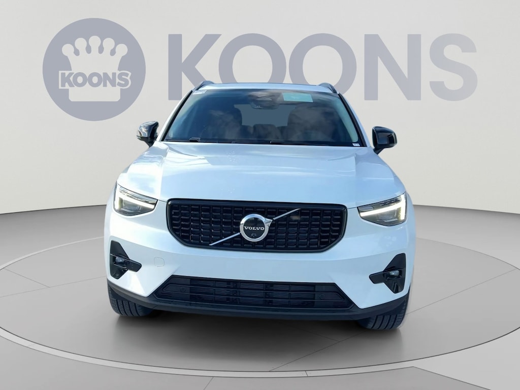 New 2026 Volvo XC40 B5 Ultra SUV