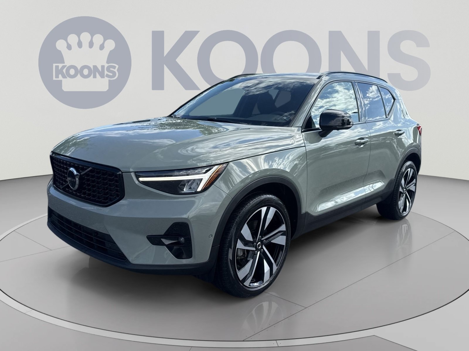 2023 Volvo XC40