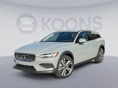 2026 Volvo V60 Cross Country B5 Plus Wagon I-4 cyl All-Wheel Drive