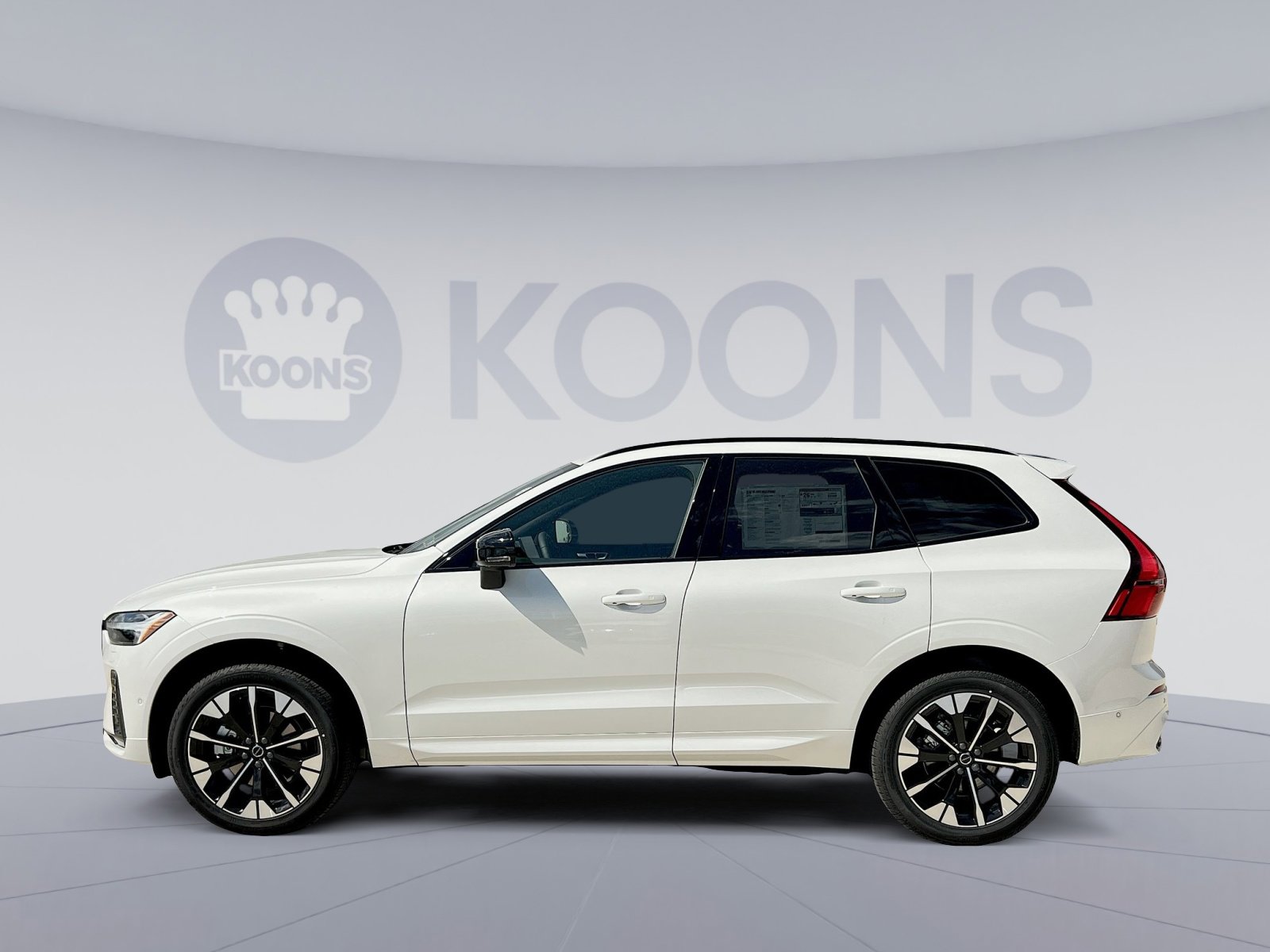 2026 Volvo XC60 B5 Plus photo 2
