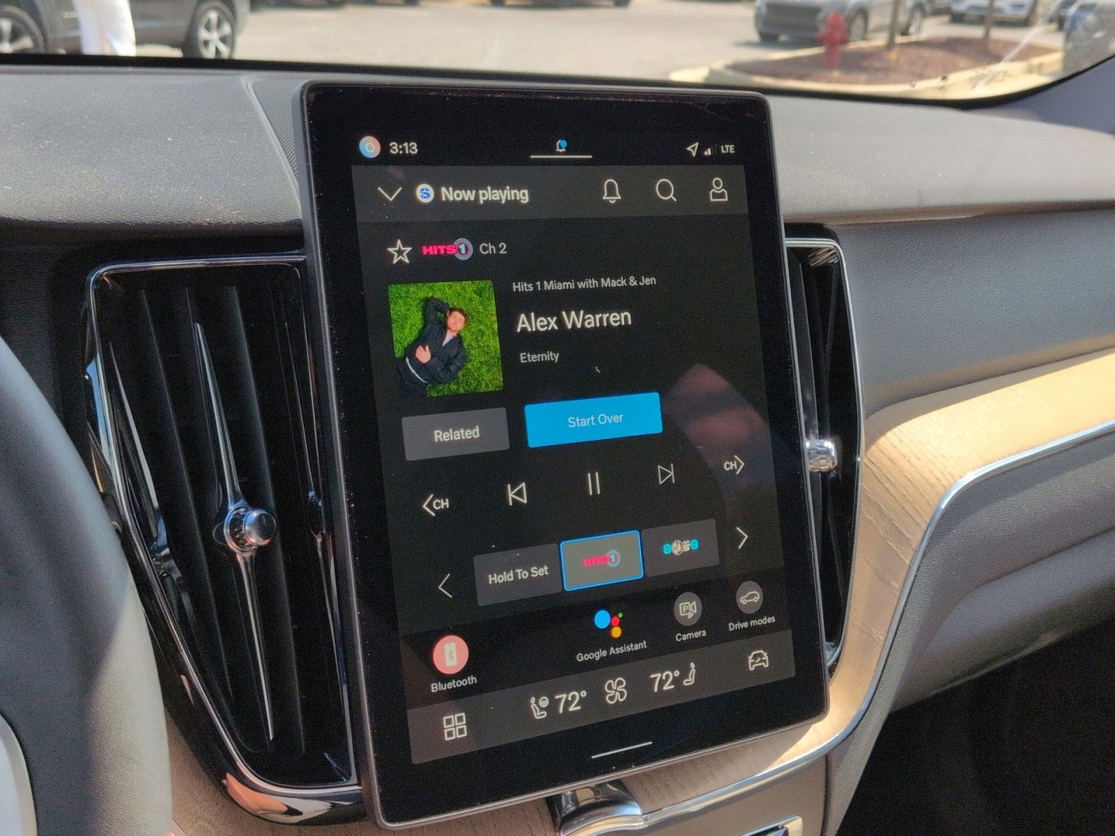 2026 Volvo XC60 Plus - Photo 18