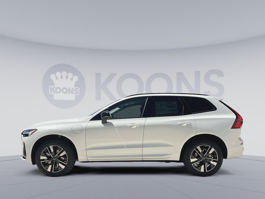 New 2026 Volvo XC60 plug-in hybrid T8 Core SUV