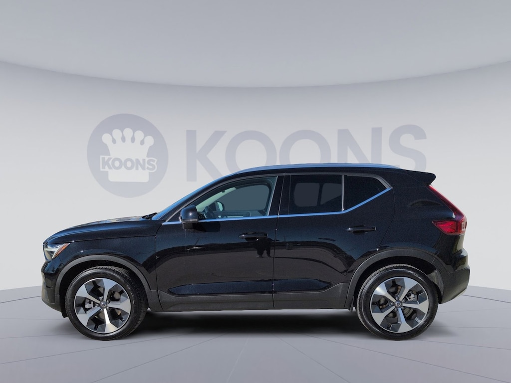 Used 2025 Volvo XC40 B5 Plus Bright Theme SUV