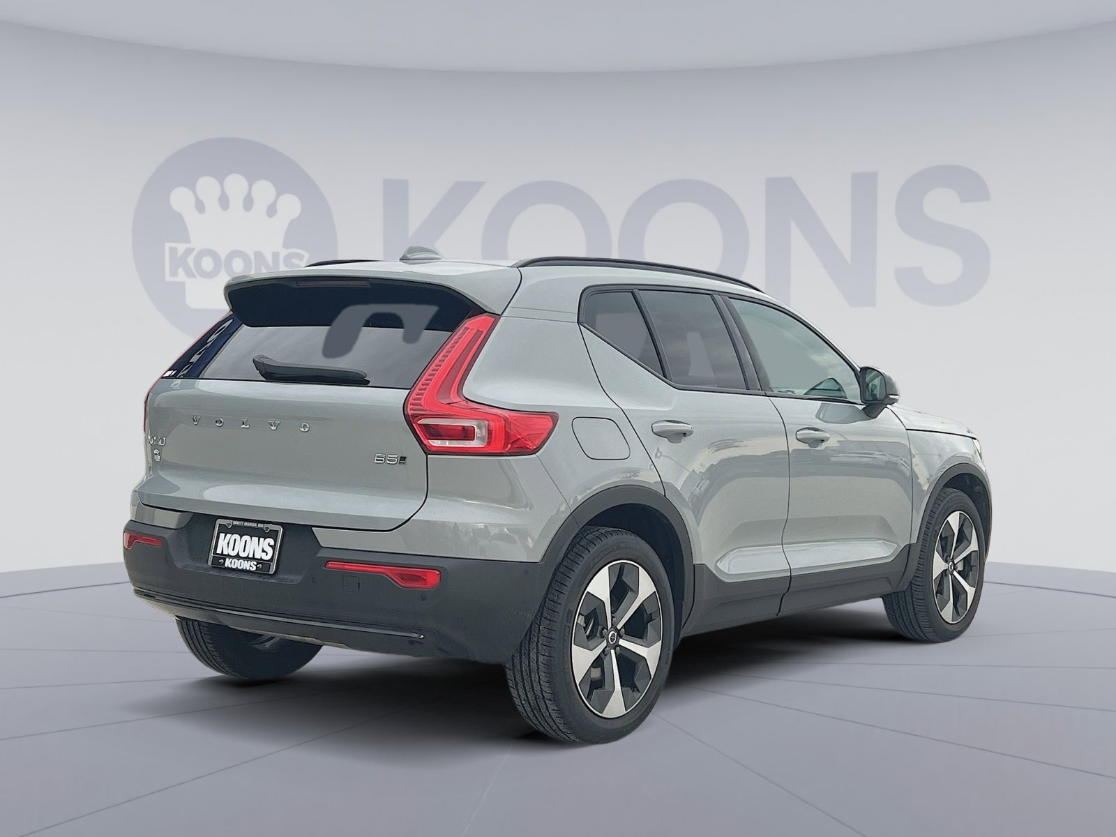 2026 Volvo XC40 Plus - Photo 7
