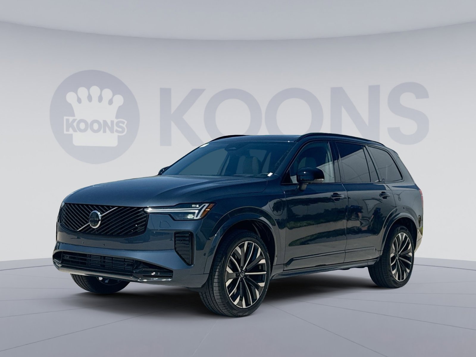 2026 Volvo XC90 T8 Recharge Ultra Dark 4WD's photo