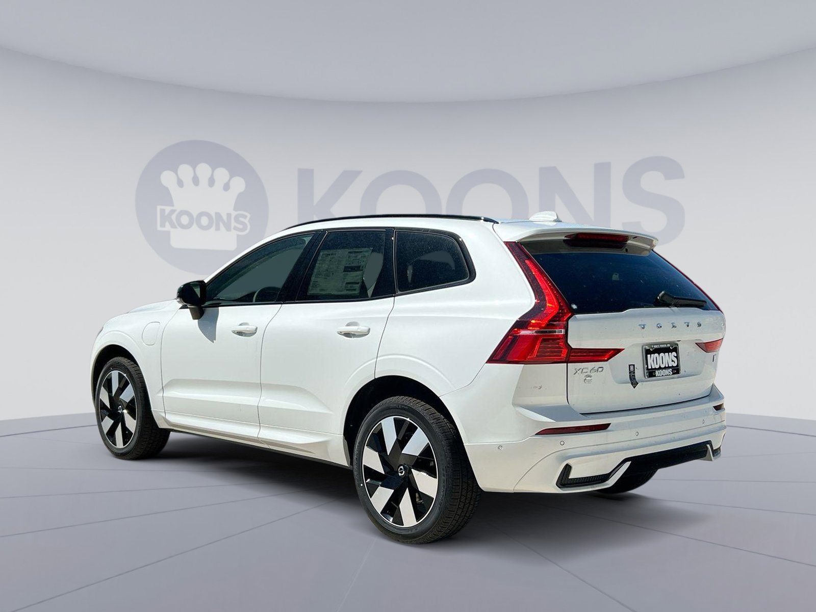 2024 Volvo XC60 Hybrid T8 Plus photo 3