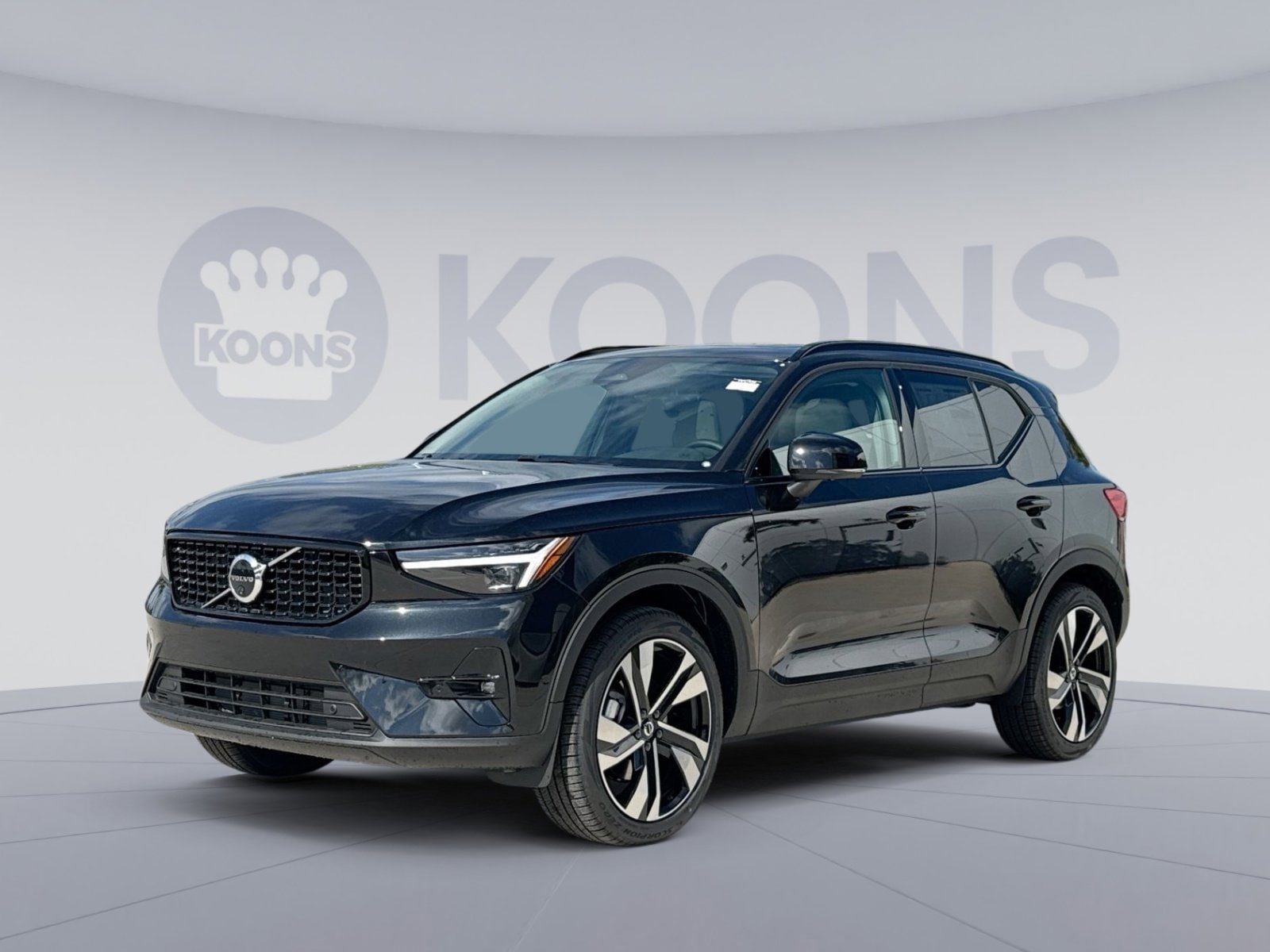 2026 Volvo XC40 B5 Ultra Dark AWD's photo
