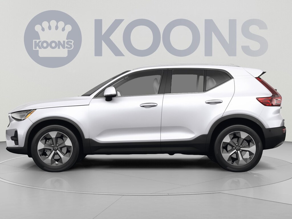 Used 2023 Volvo XC40 B5 Plus Dark Theme SUV