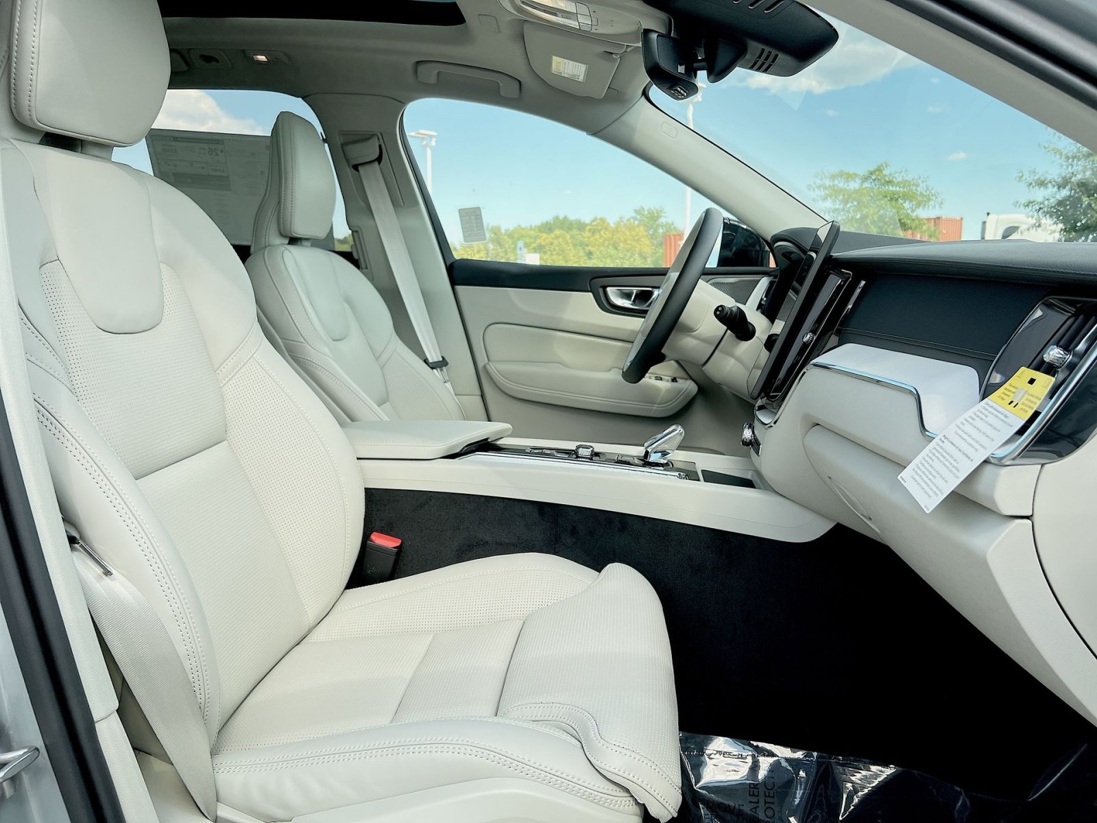 2026 Volvo XC60 Ultra - Photo 27