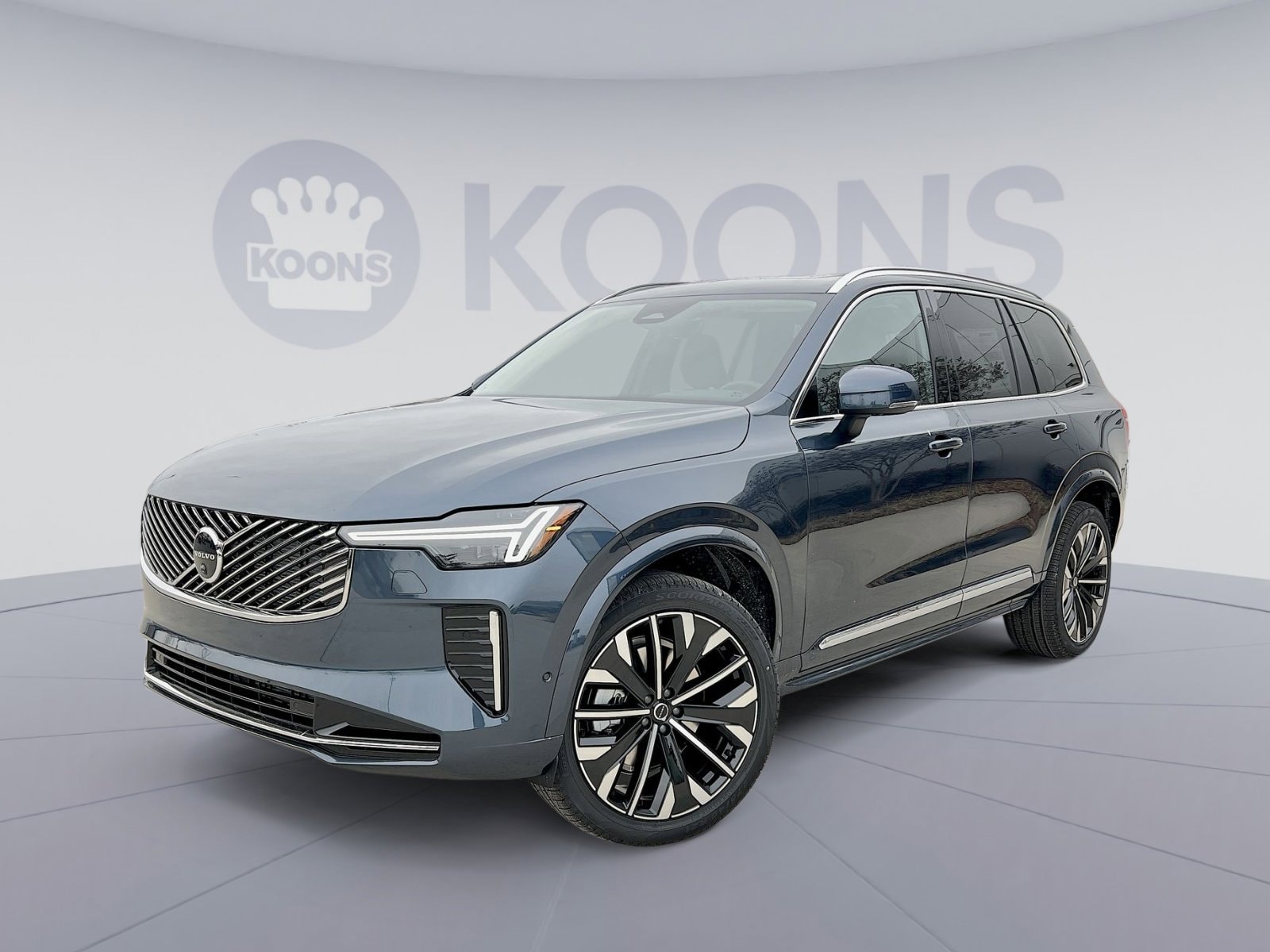 2026 Volvo XC90 Plus's photo