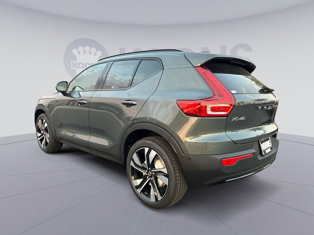New 2026 Volvo XC40 B5 Plus SUV