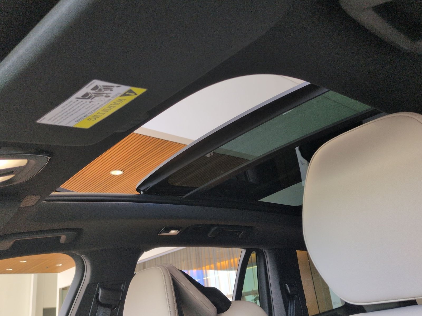 2026 Volvo XC90 Plus - Photo 31