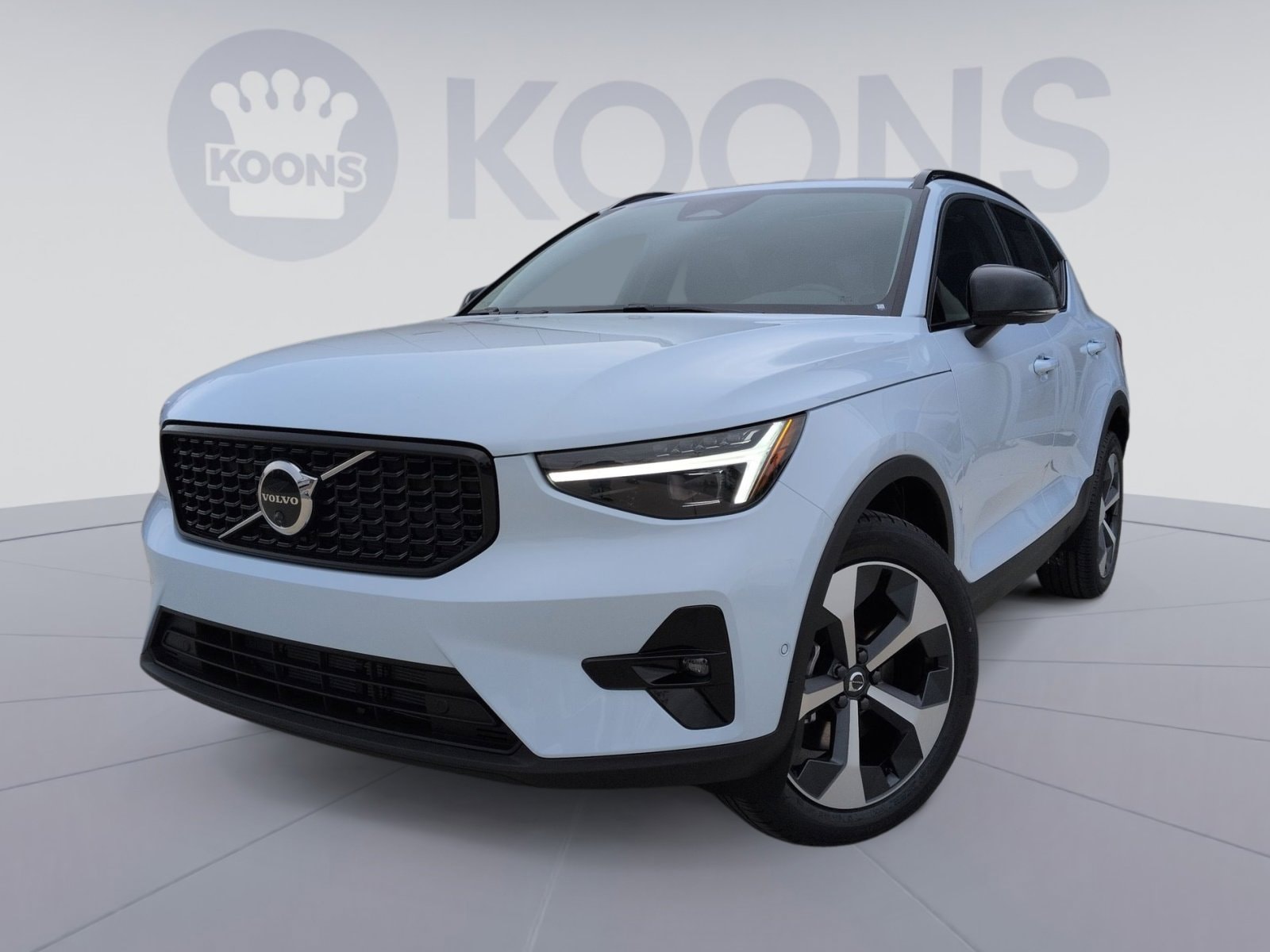 2026 Volvo XC40 Plus's photo