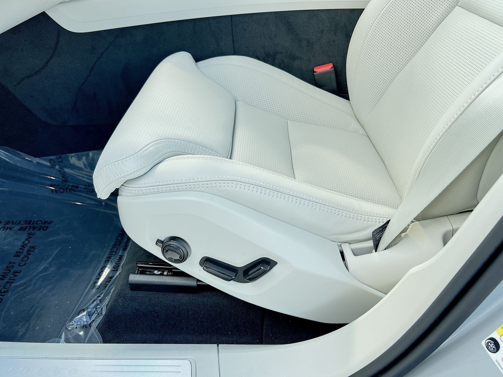 2026 Volvo XC60 Ultra - Photo 14