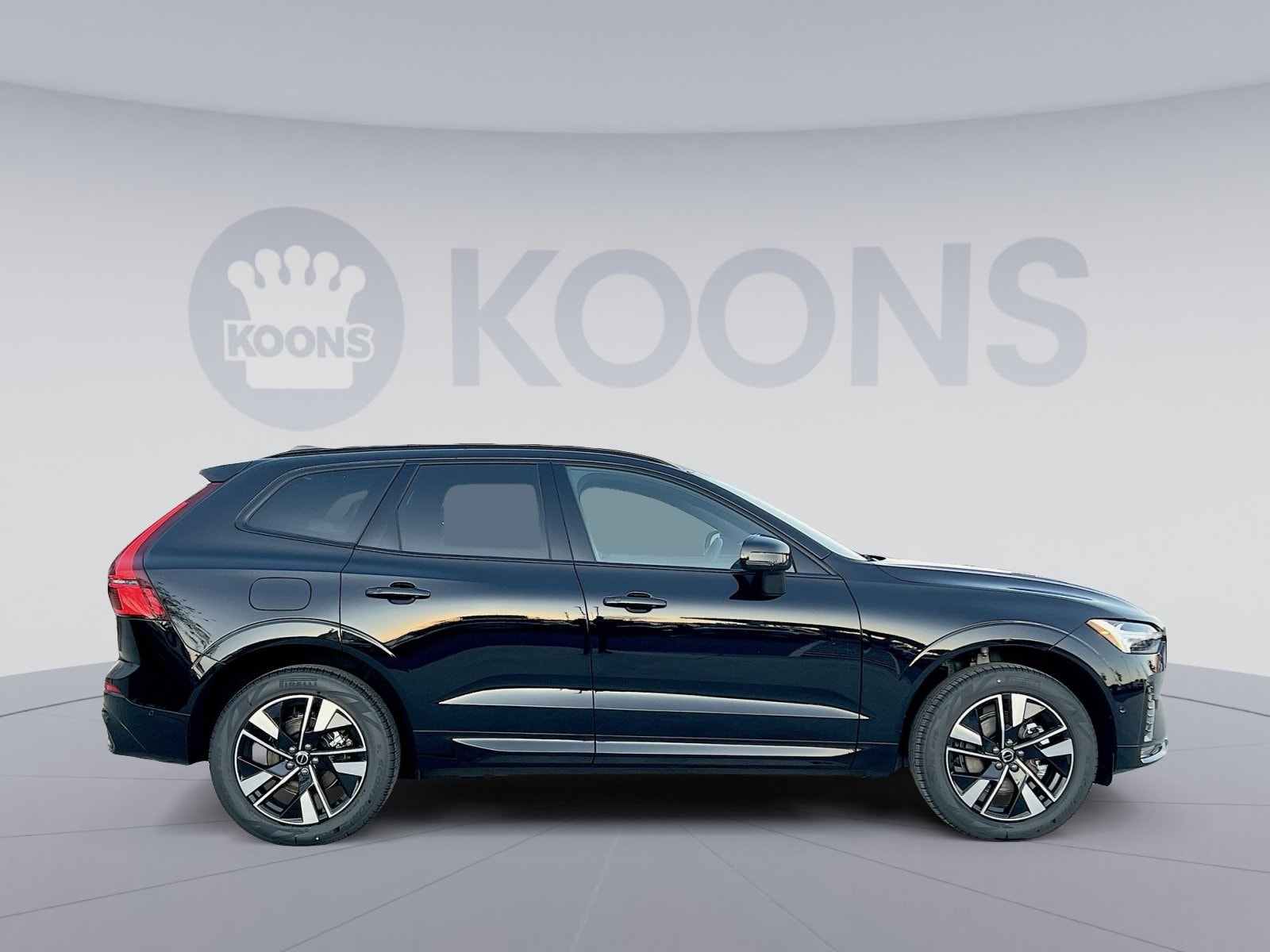 2026 Volvo XC60 Plus - Photo 8