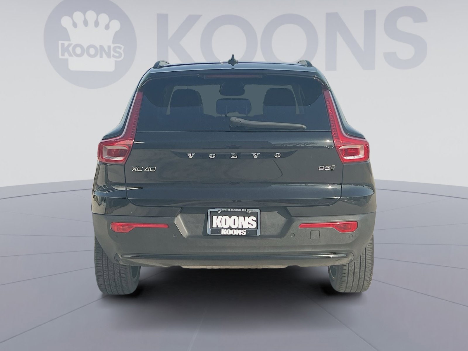 2024 Volvo XC40 B5 Plus Dark AWD's photo