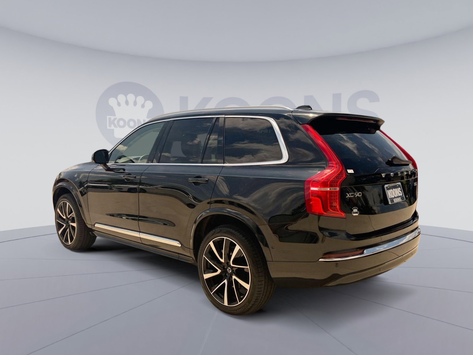 2024 Volvo XC90 B5 Plus photo 2