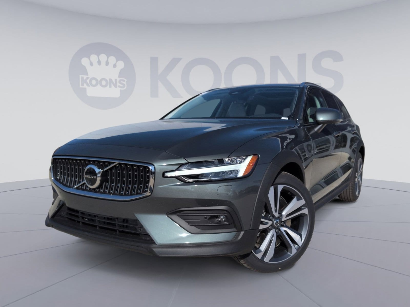2026 Volvo V60 Cross Country Plus's photo