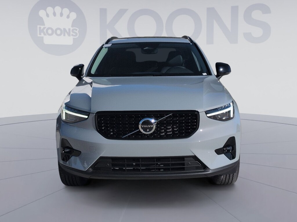New 2026 Volvo XC40 B5 Plus SUV