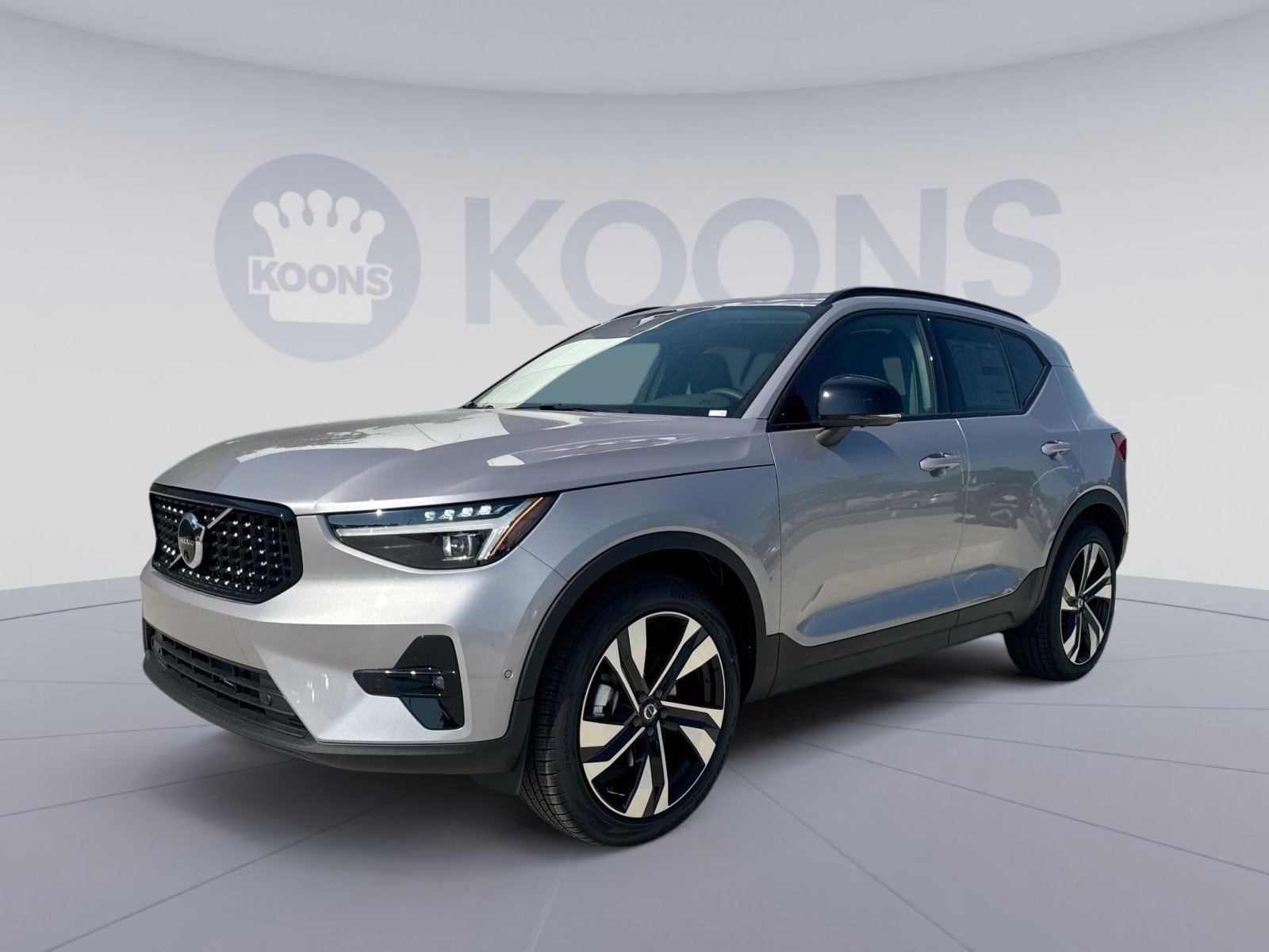 2026 Volvo XC40 B5 Ultra Dark AWD's photo