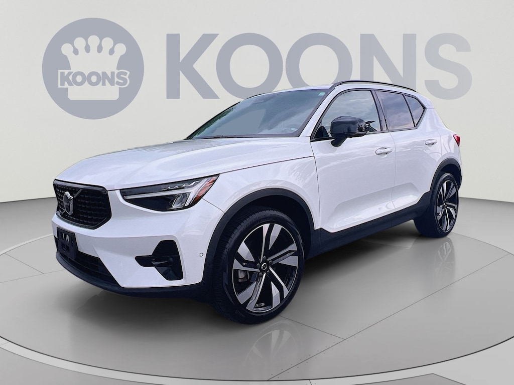 Certified 2023 Volvo XC40 B5 Plus Dark Theme SUV