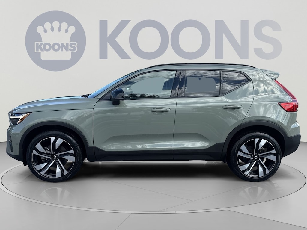 Certified 2023 Volvo XC40 B5 Plus Dark Theme SUV