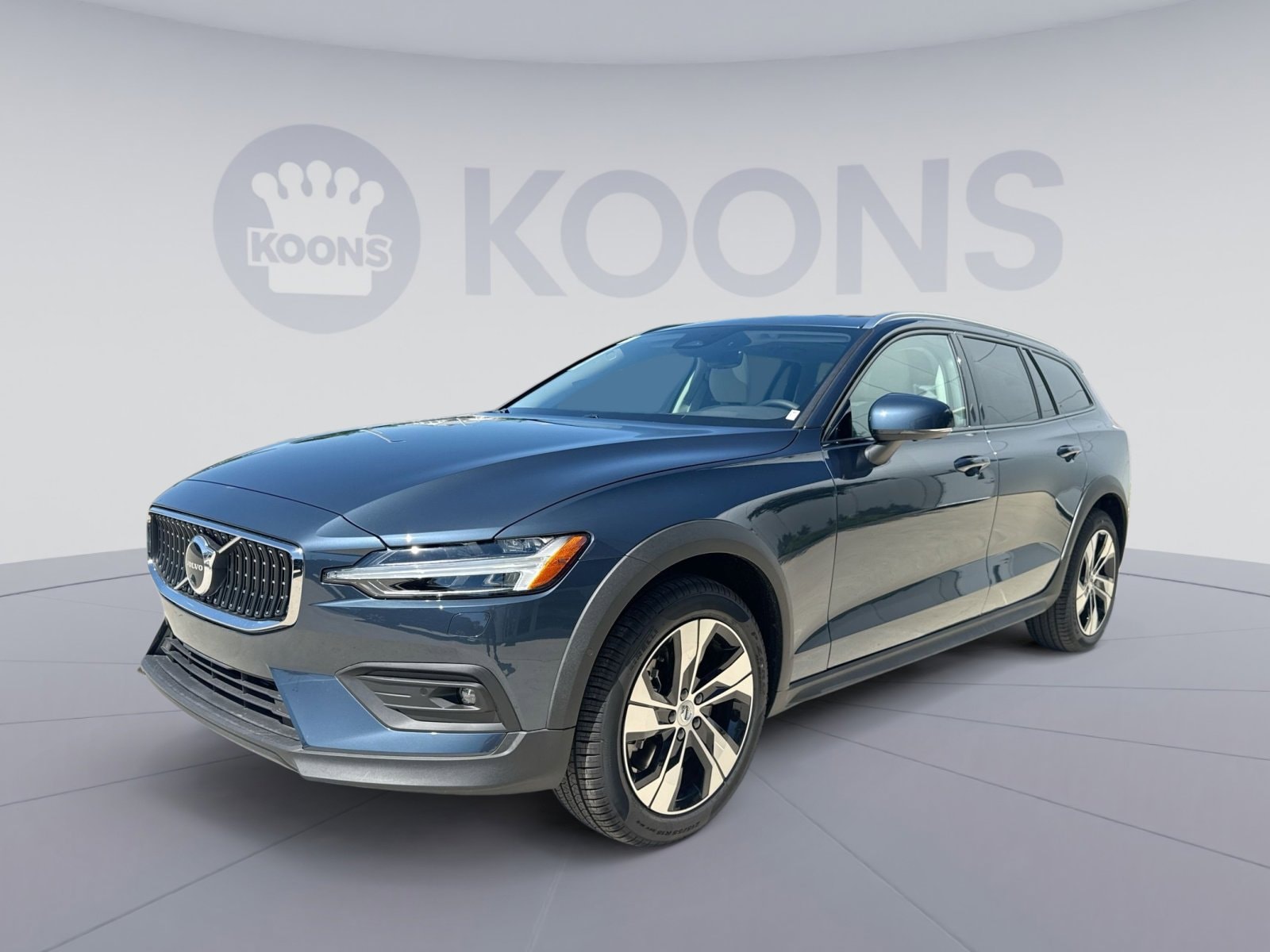 2026 Volvo V60 Cross Country B5 Plus AWD's photo