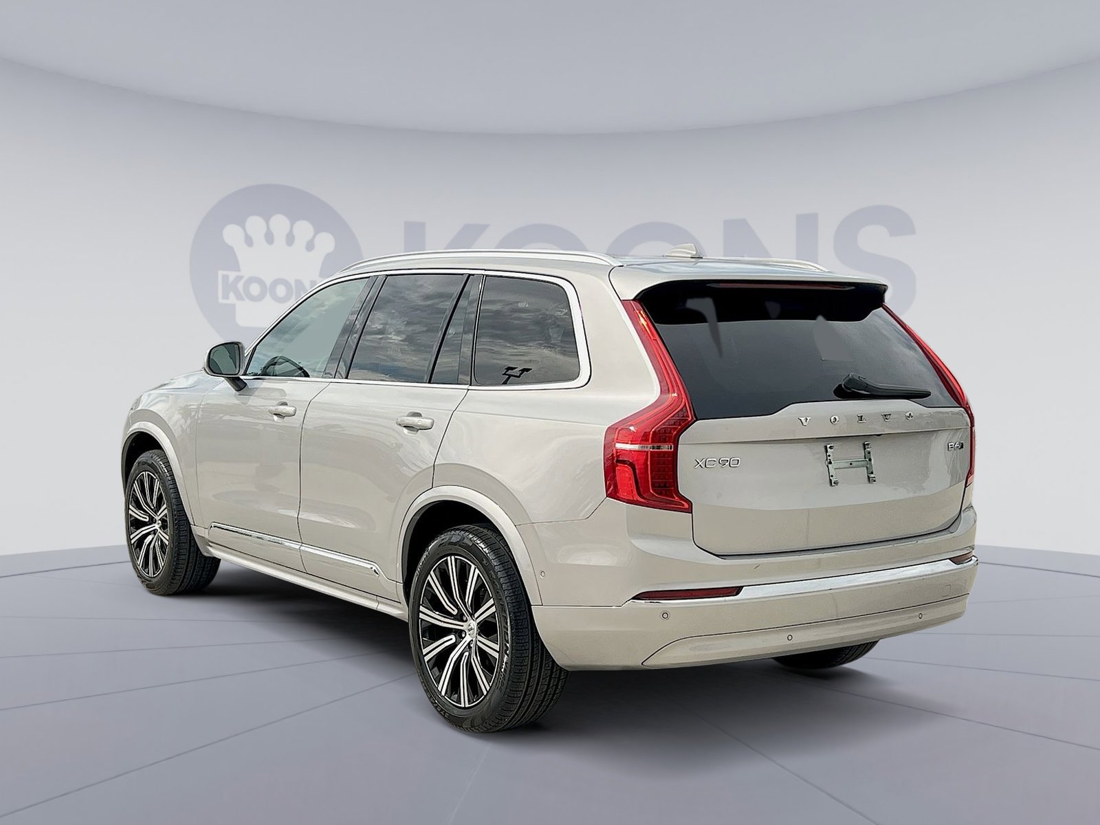 2025 Volvo XC90 Plus photo 2