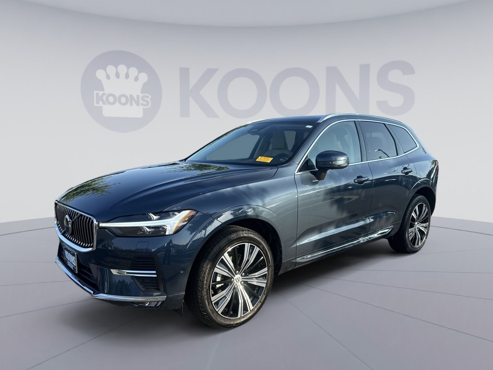 2023 Volvo XC60 B5 Plus Bright Theme AWD's photo