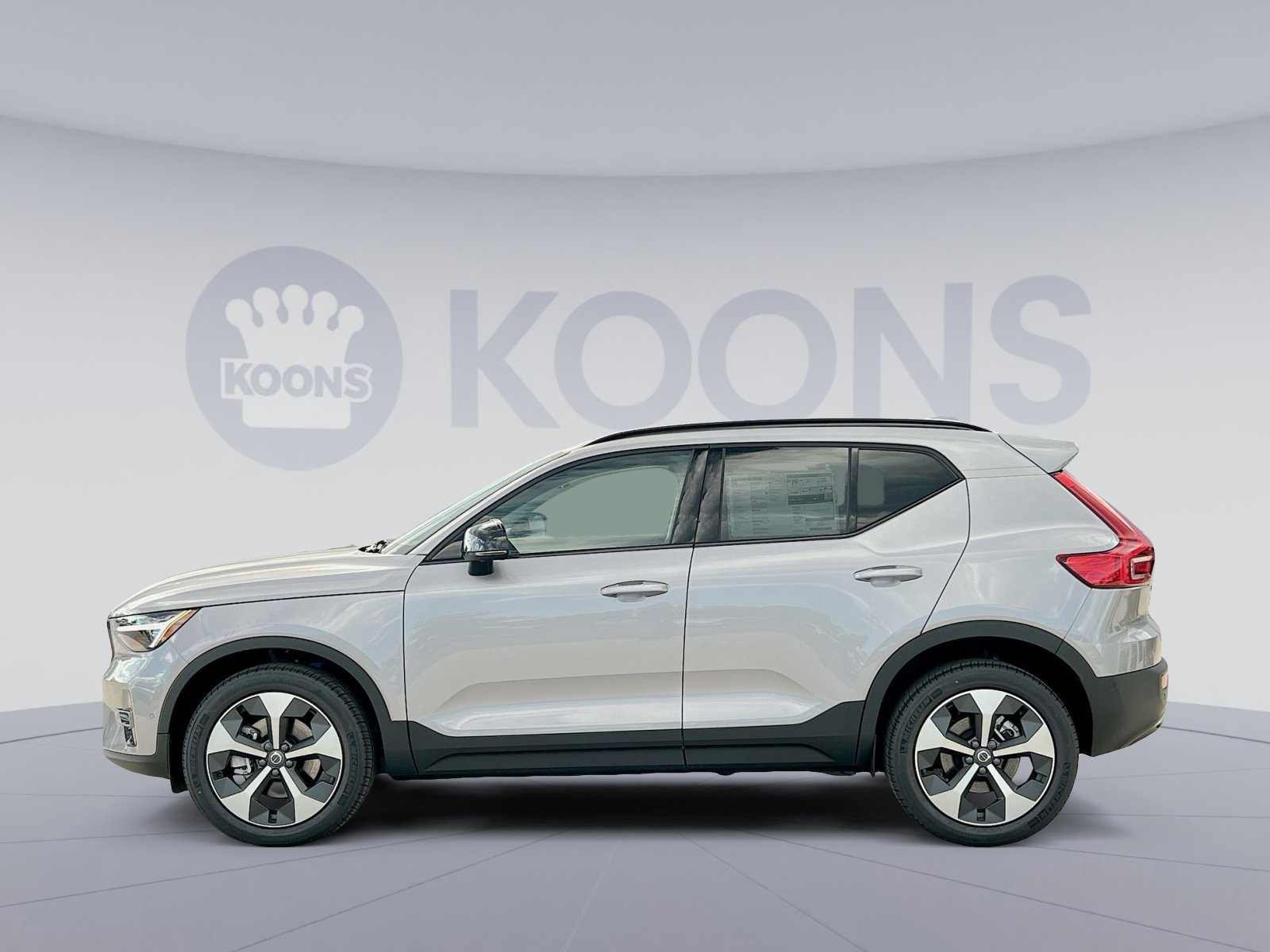 2026 Volvo XC40 Plus photo 2