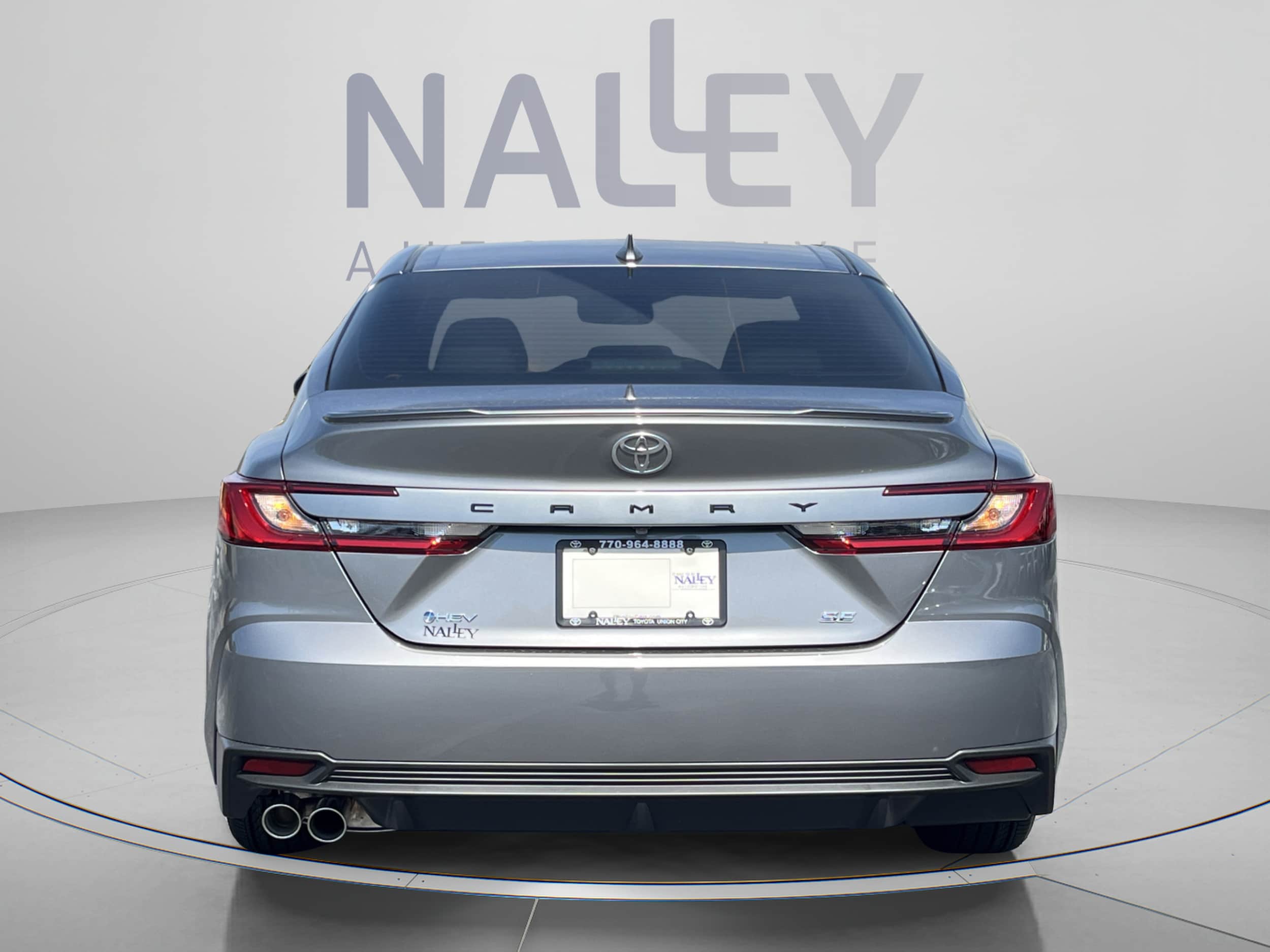 2025 Toyota Camry SE - Photo 6