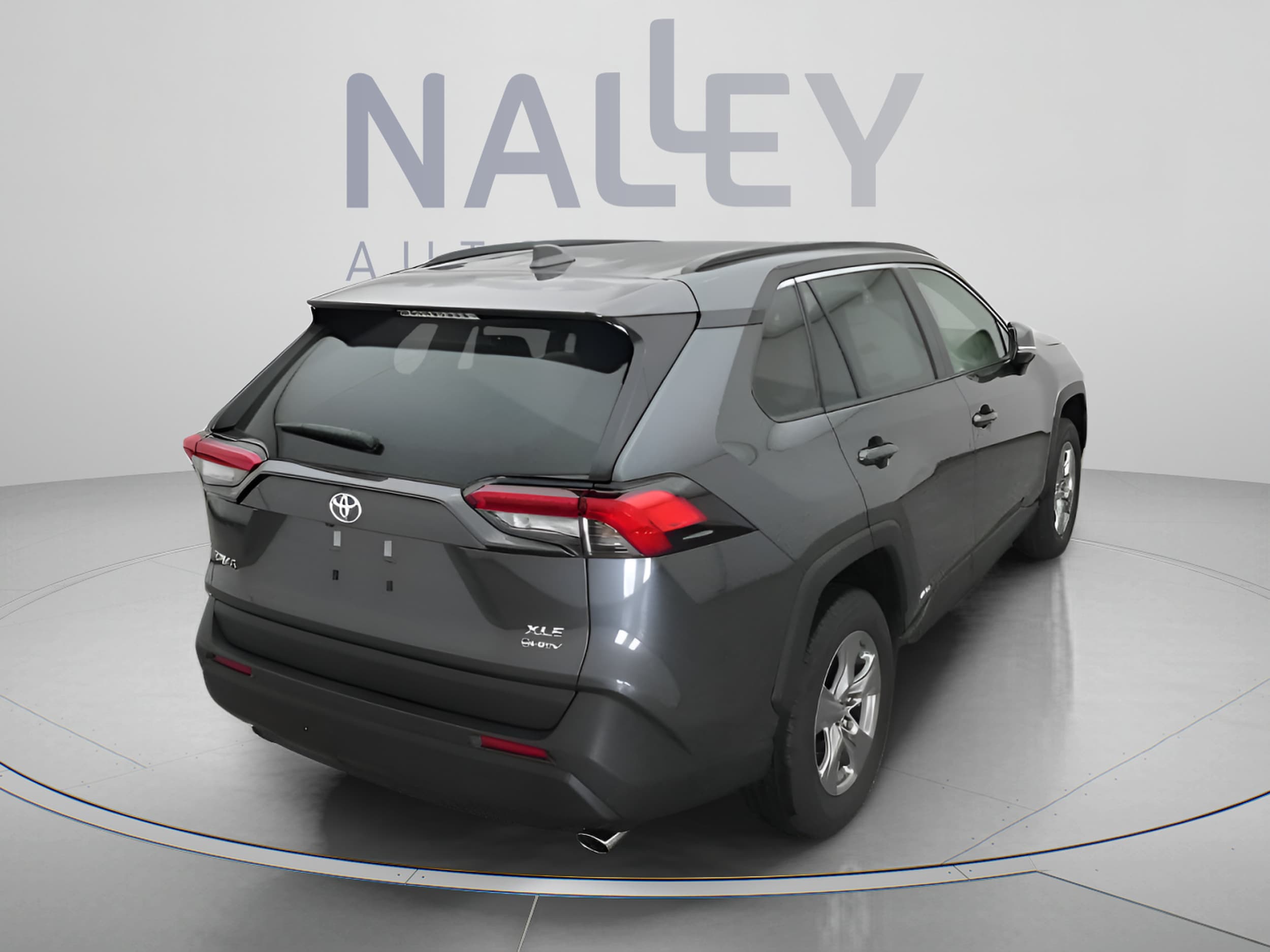 2025 Toyota RAV4 XLE - Photo 18