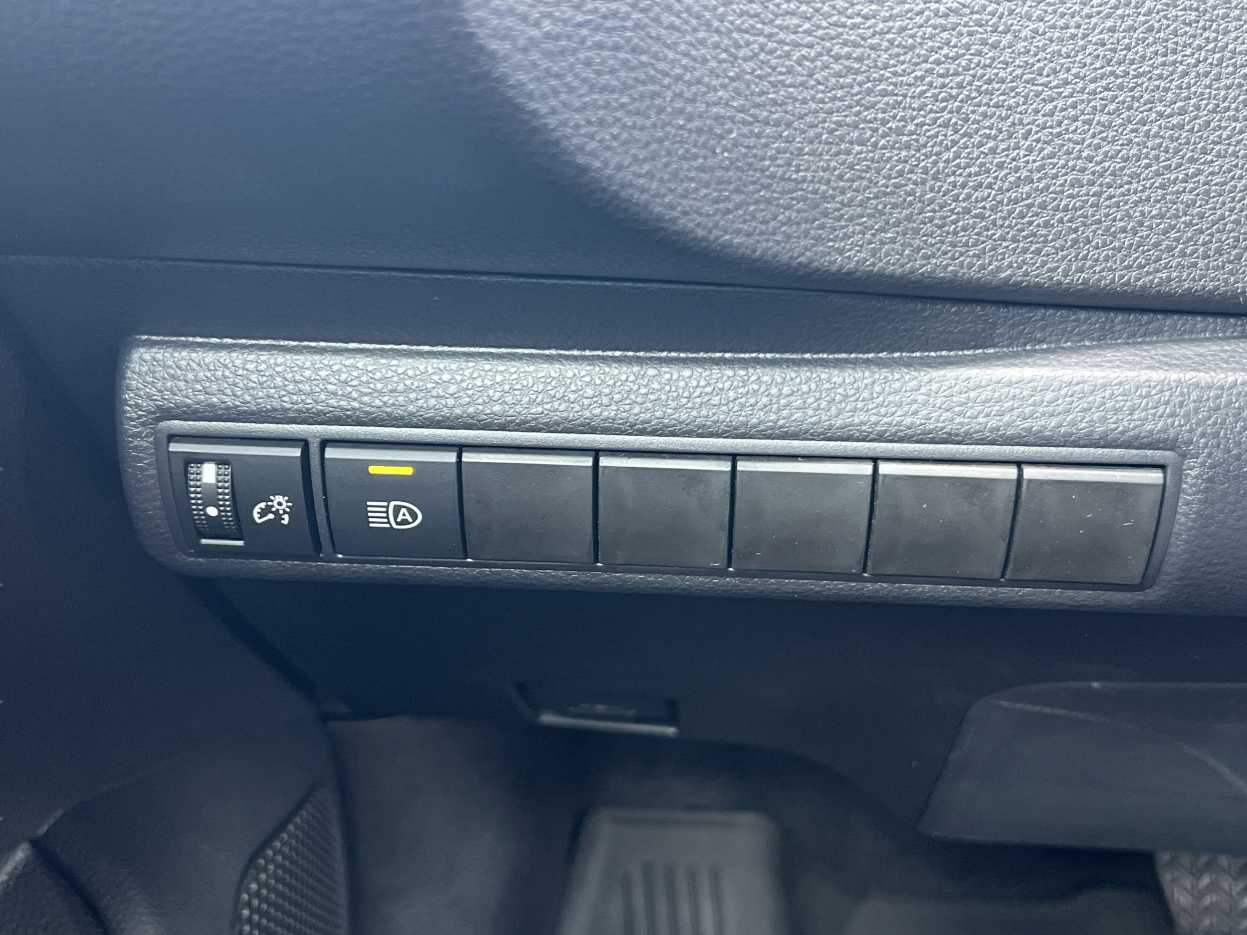 2026 Toyota Corolla LE - Photo 17