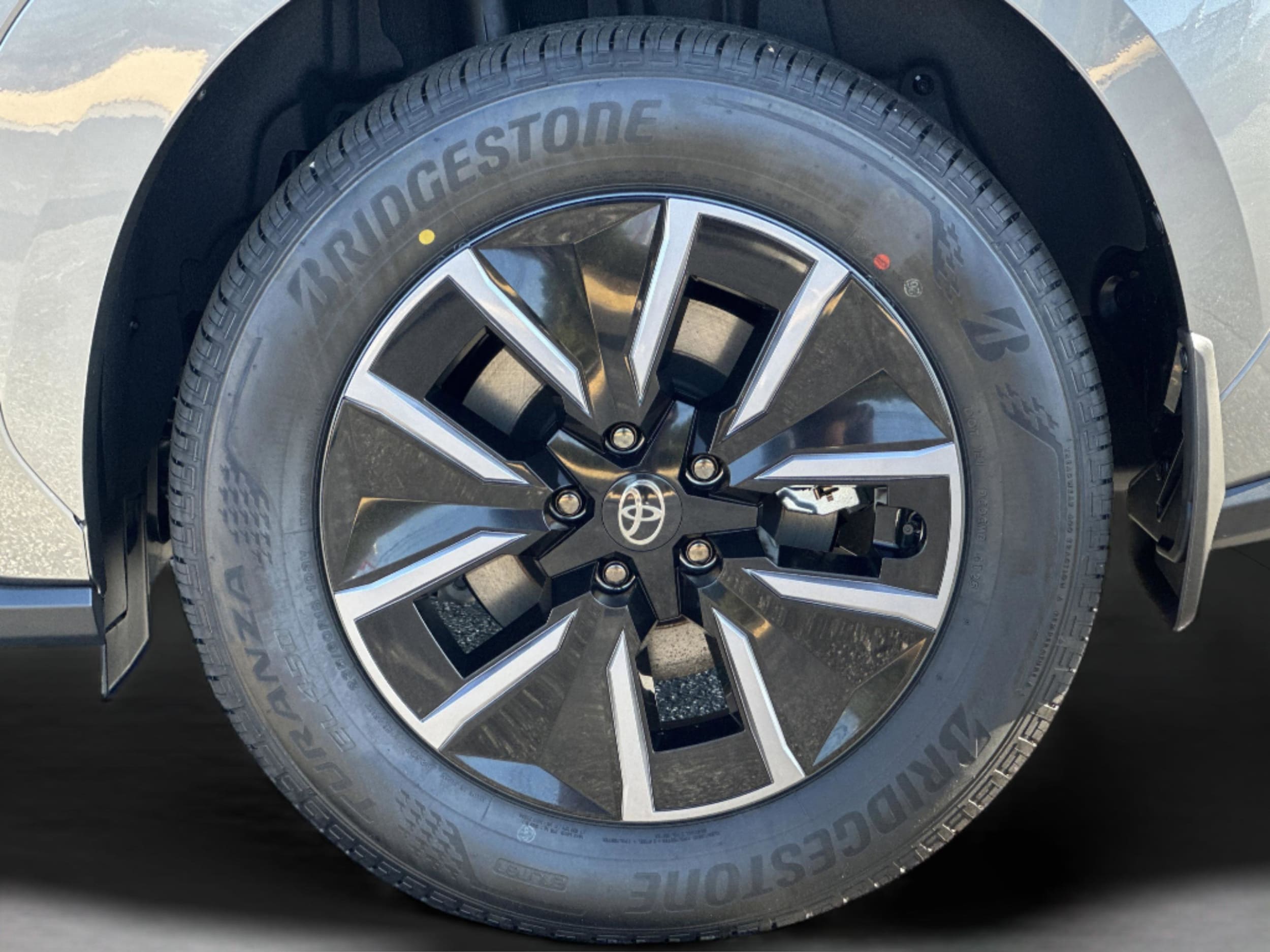 2026 Toyota bZ XLE - Photo 33