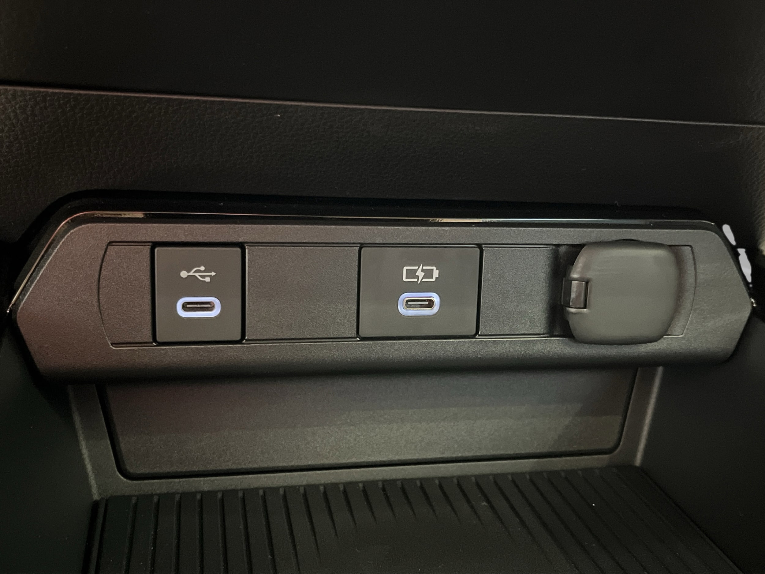 2026 Toyota Prius Plug-in Hybrid XSE - Photo 21