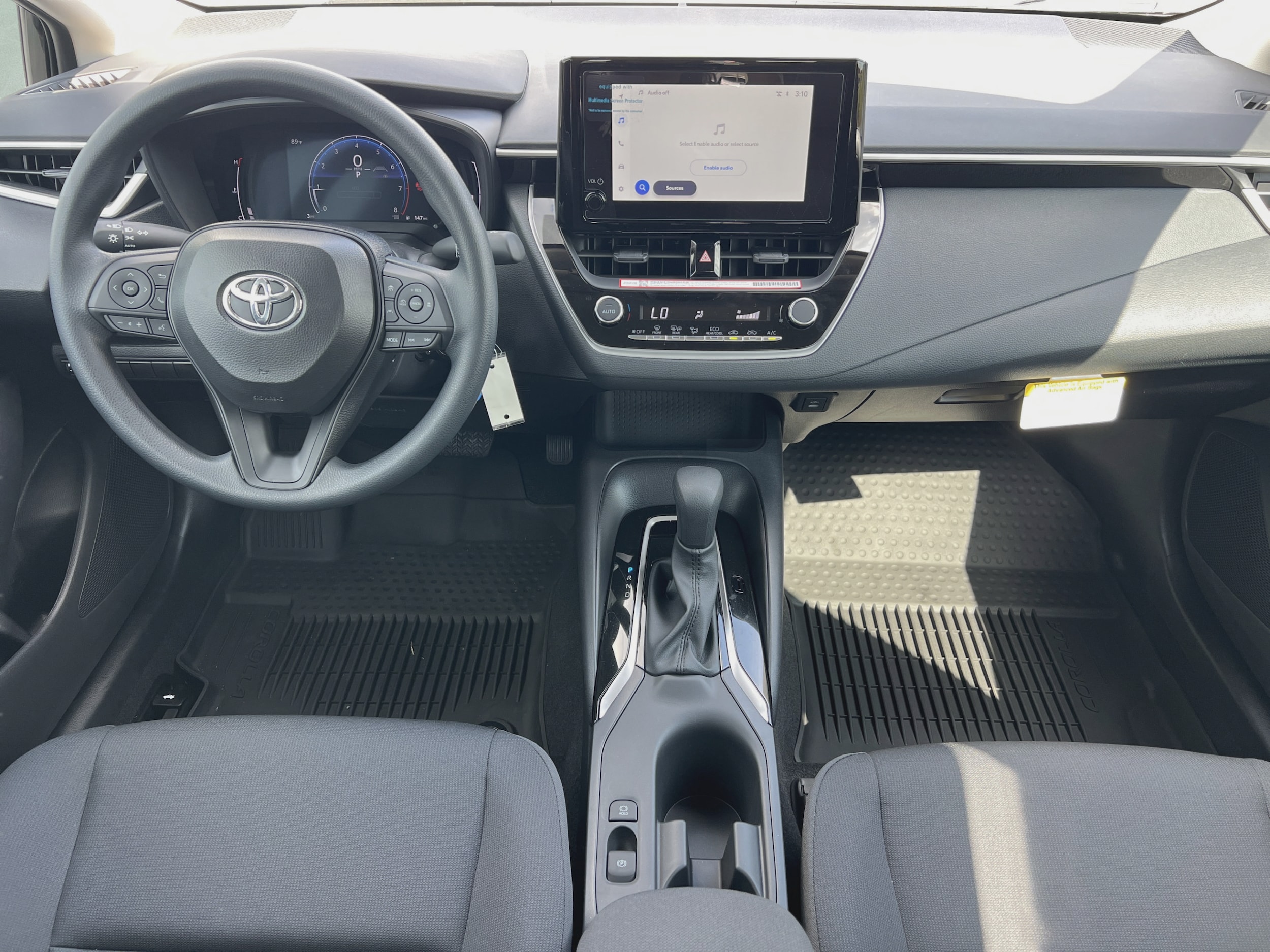 2026 Toyota Corolla LE - Photo 9