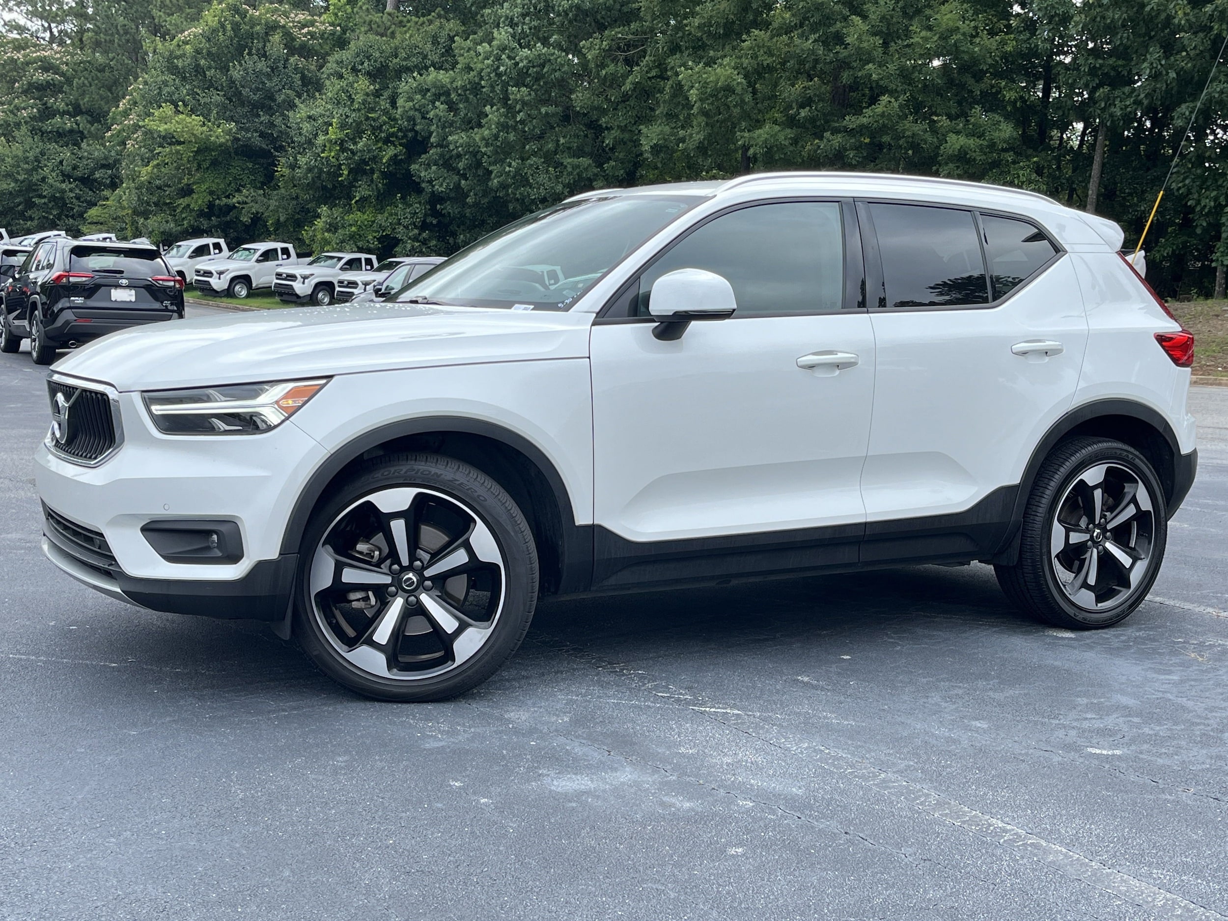 Used 2022 Volvo XC40 Momentum with VIN YV4162UK0N2726380 for sale in Union City, GA