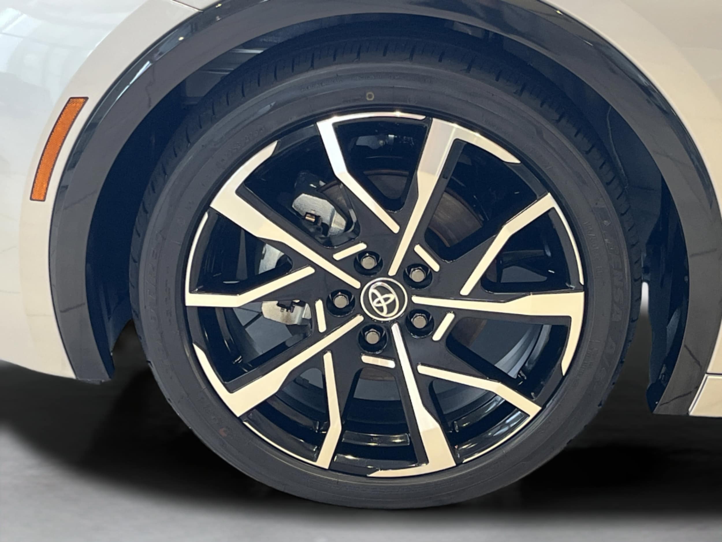 2026 Toyota Prius Plug-in Hybrid XSE - Photo 25