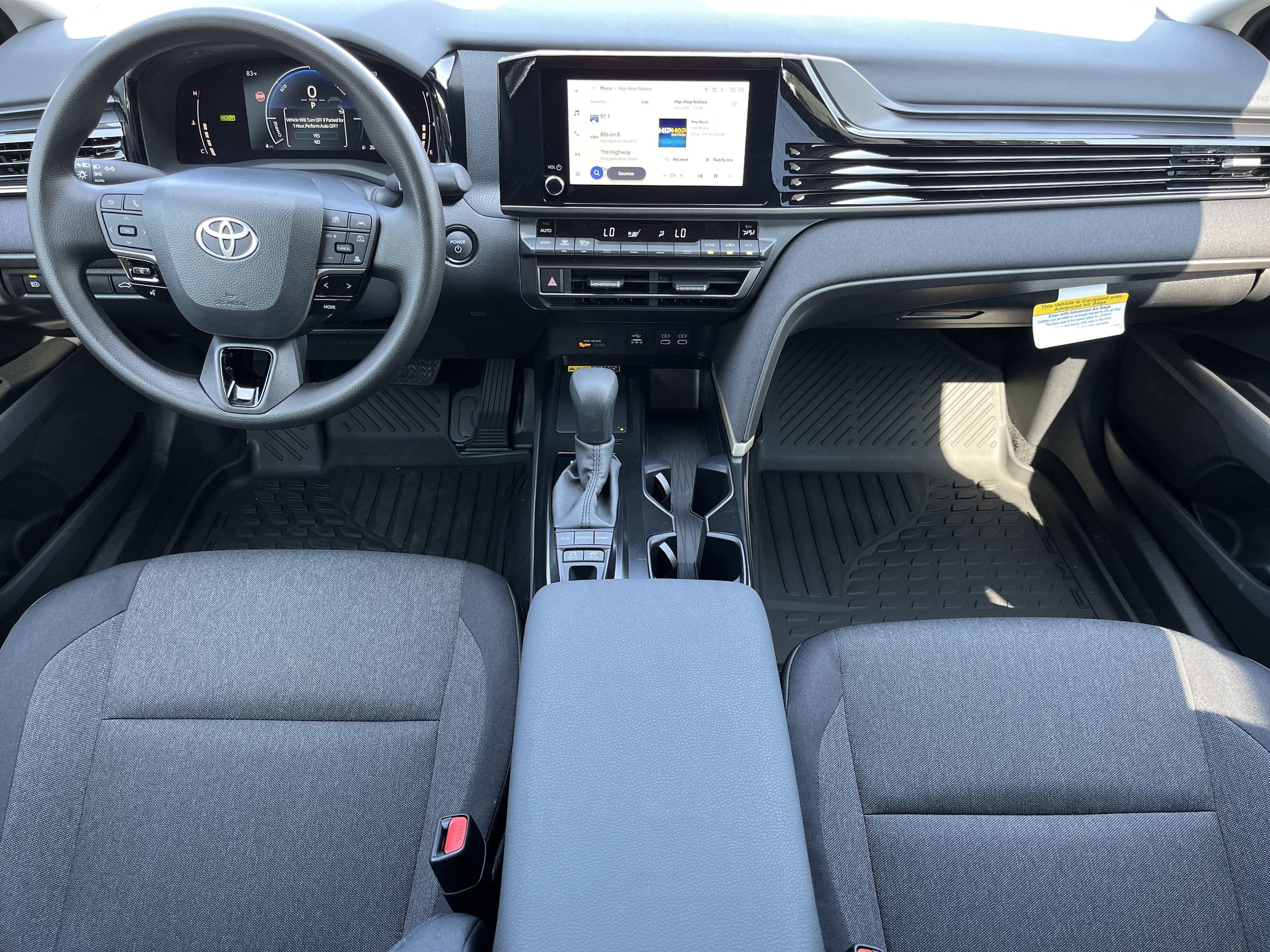 2025 Toyota Camry LE - Photo 7