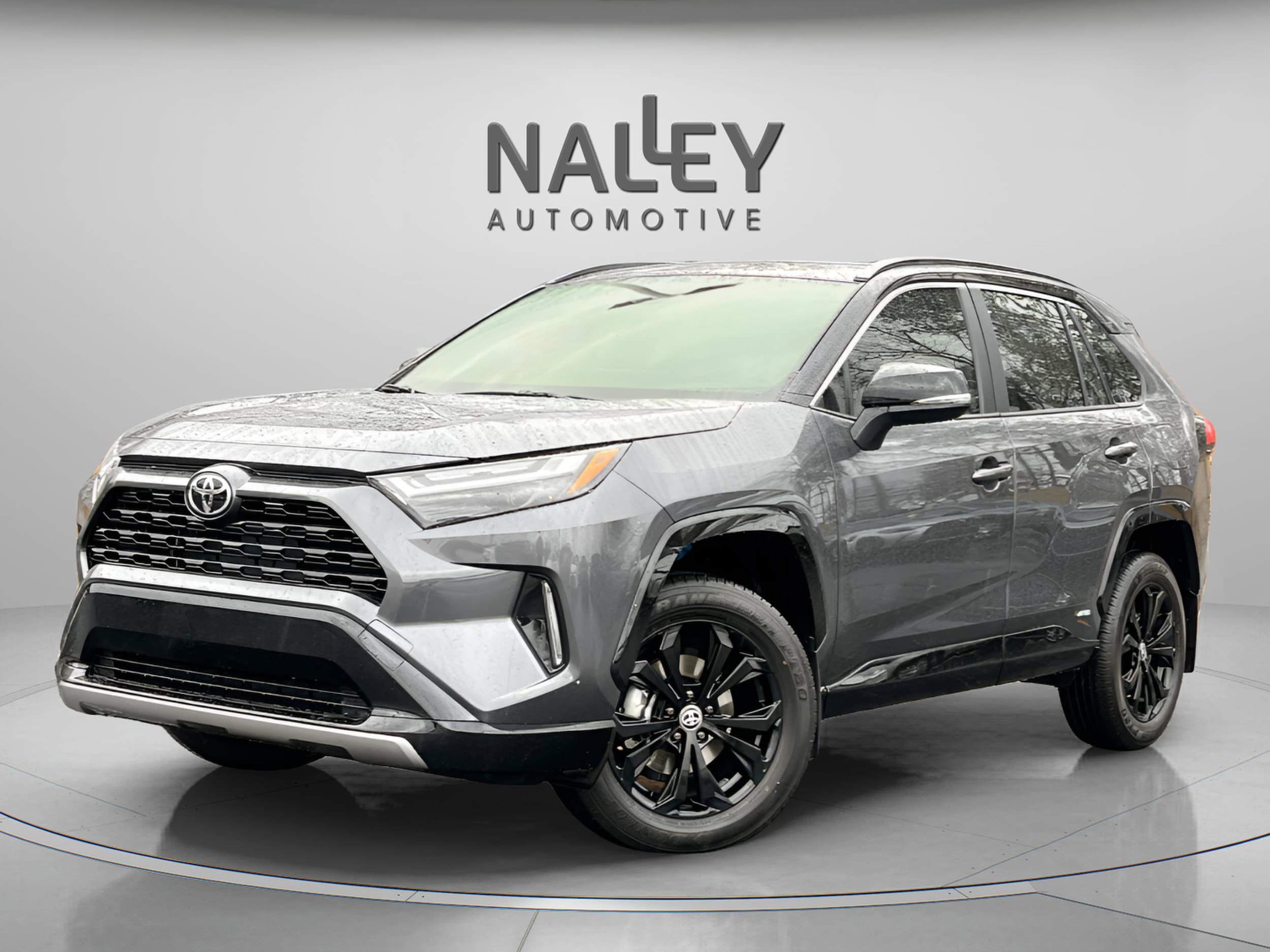 2025 Toyota RAV4 XSE's photo