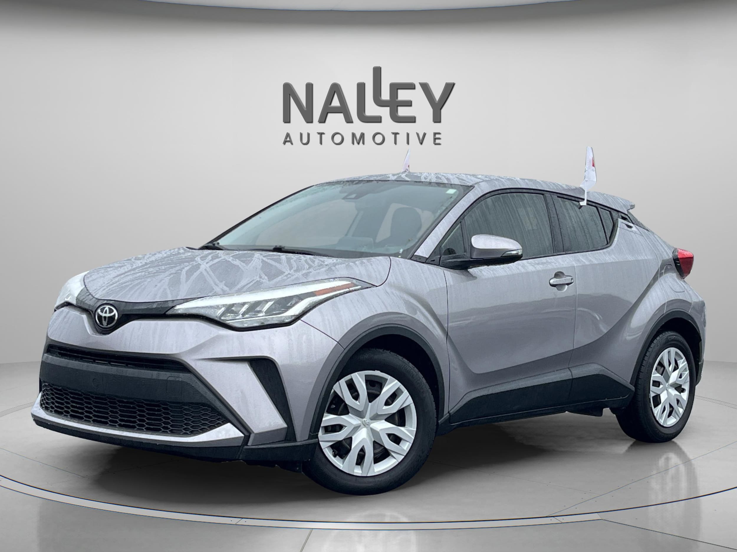2020 Toyota C-HR LE's photo