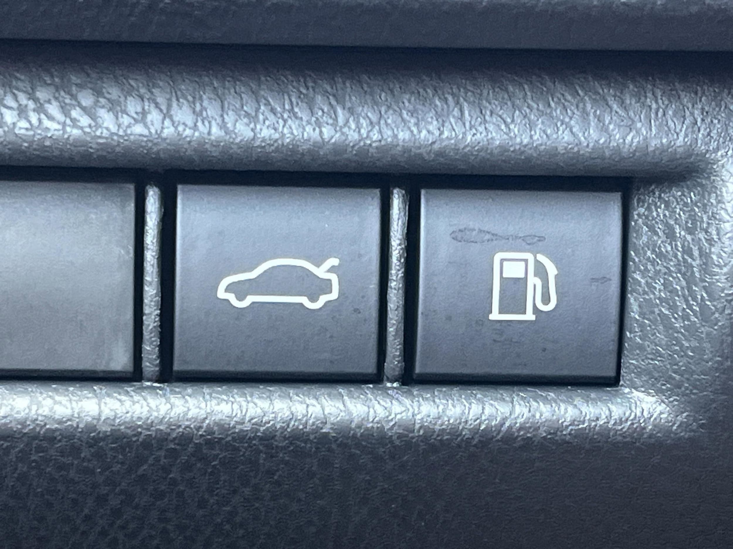 2025 Toyota Camry LE - Photo 19