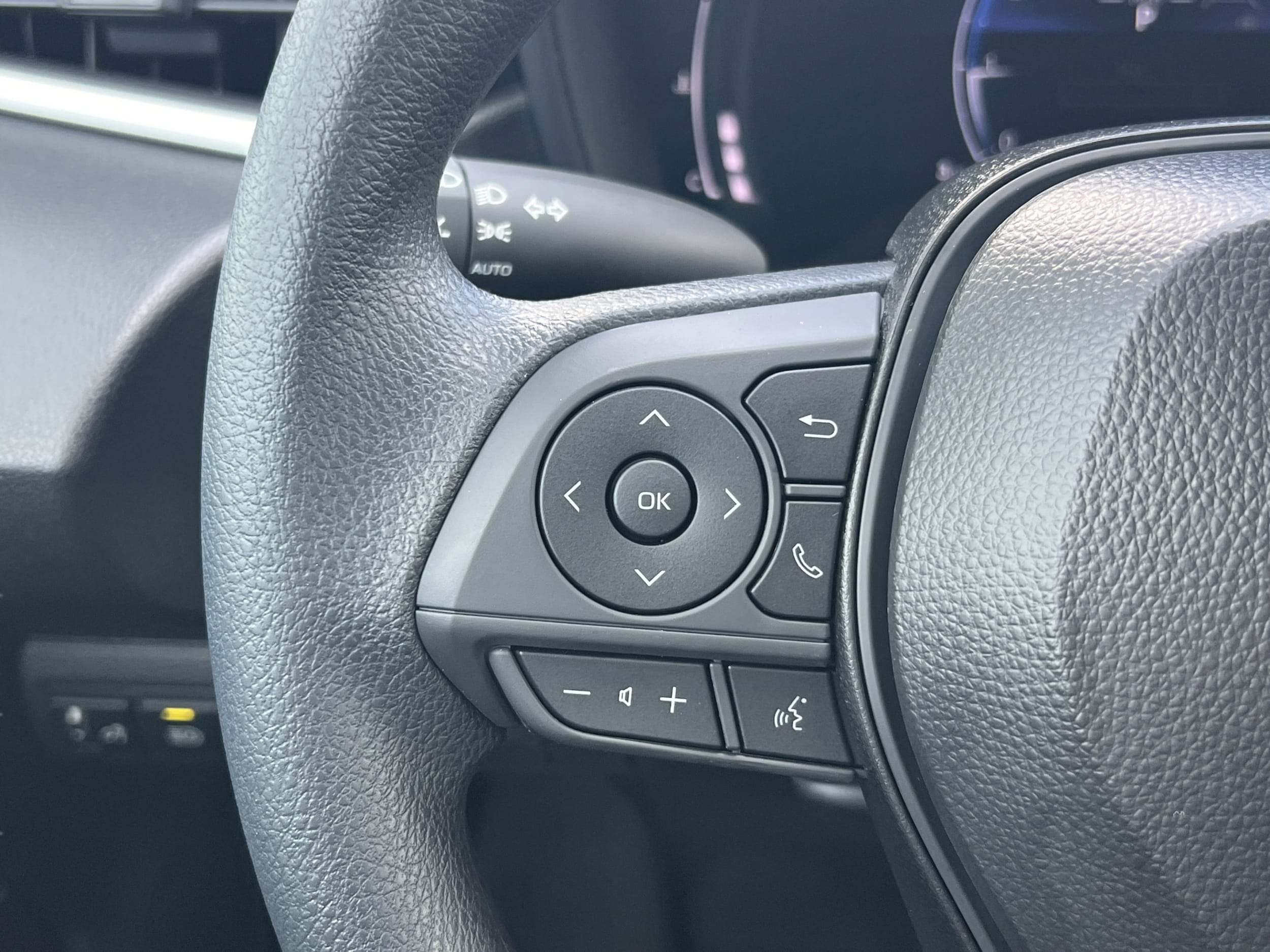 2026 Toyota Corolla LE - Photo 15